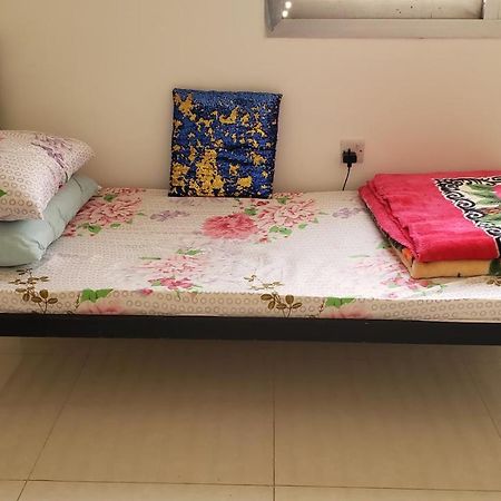 Yahia Guest House Abu Dhabi Esterno foto