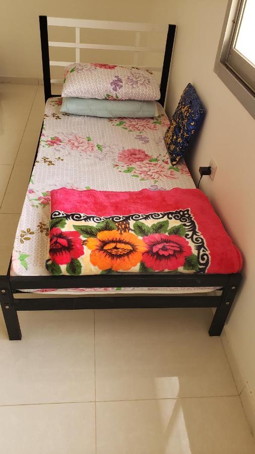 Yahia Guest House Abu Dhabi Esterno foto