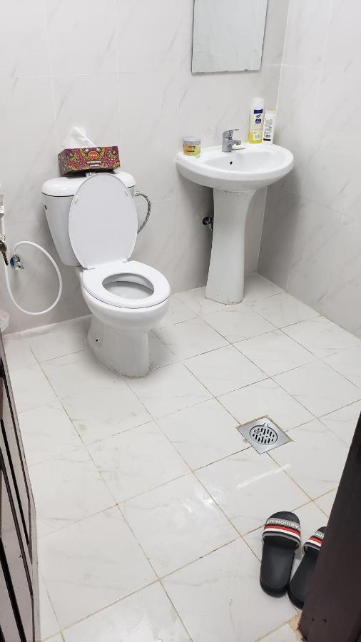 Yahia Guest House Abu Dhabi Esterno foto